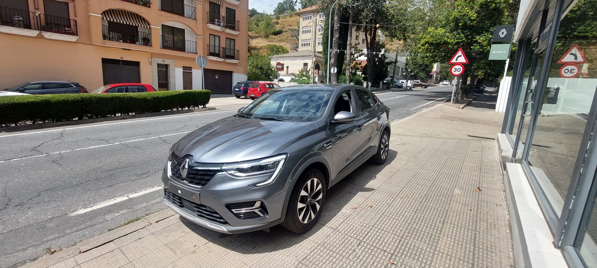 Renault Arkana 1.3 TCE 140CV foto 3